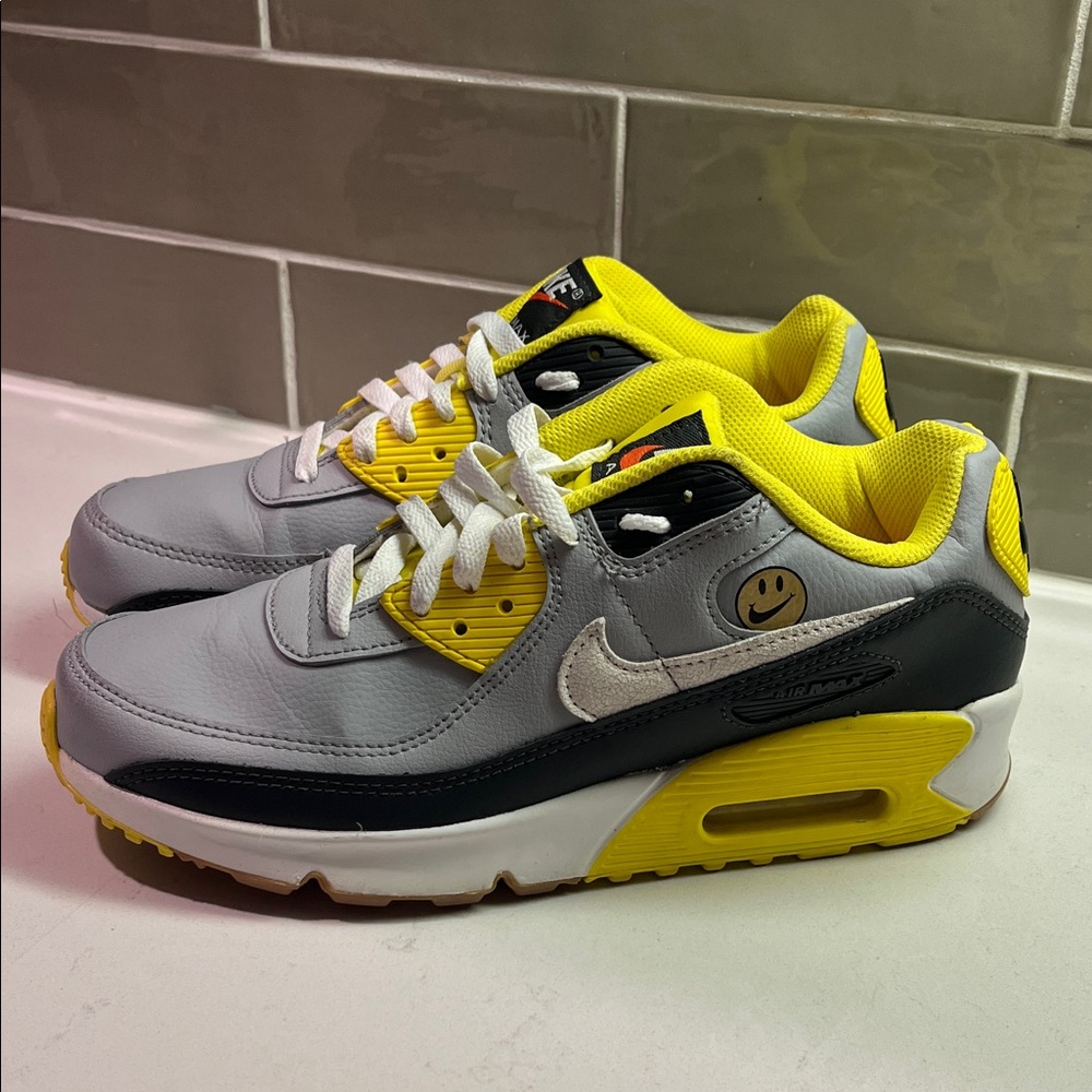 Nike Air Max 90 SE "Go The Extra Smile" 7Y Unisex